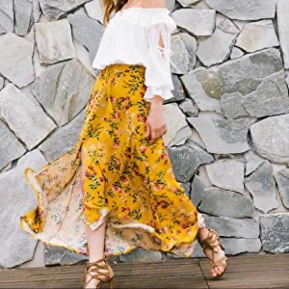 NWT SEXY FRONT HEM RUFFLE❤️OPEN FRONT - Picture 12 of 12